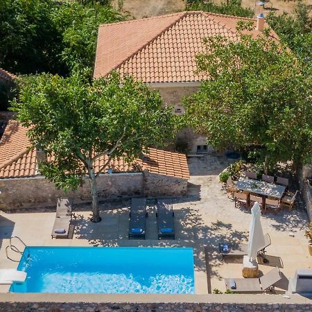 Villa Callisto- Elegant Restored Villa With Pool Yírion Exteriör bild