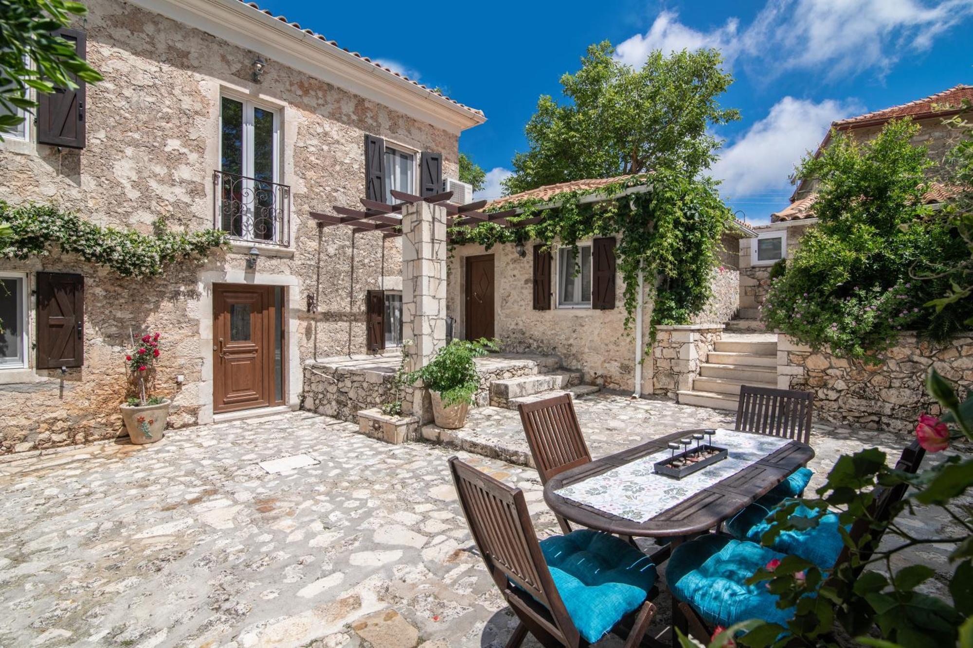 Villa Callisto- Elegant Restored Villa With Pool Yírion Exteriör bild