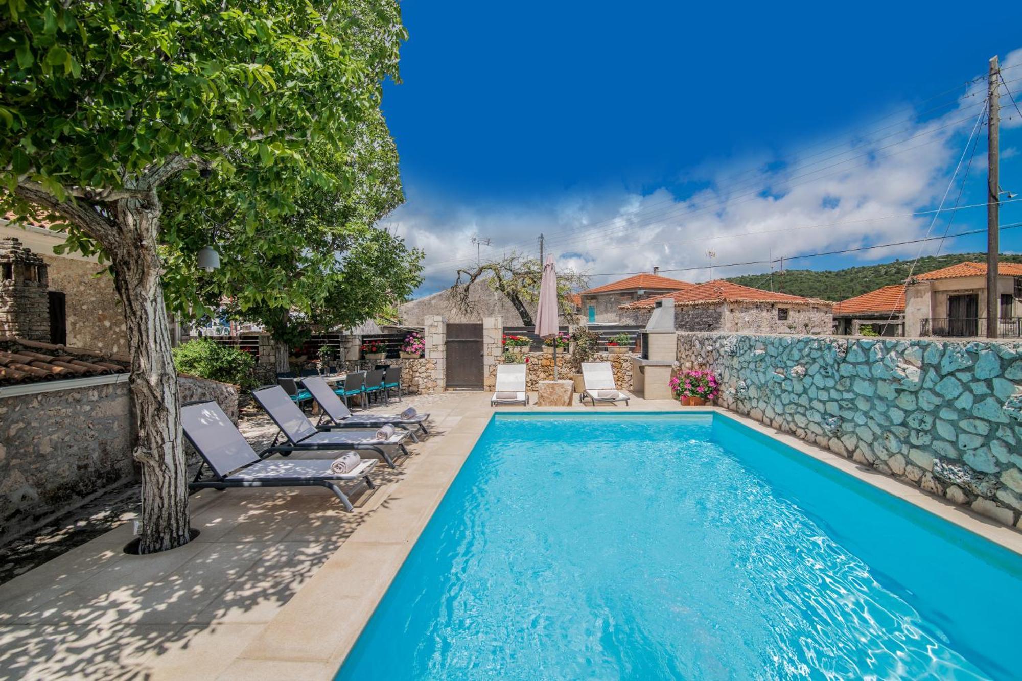 Villa Callisto- Elegant Restored Villa With Pool Yírion Exteriör bild