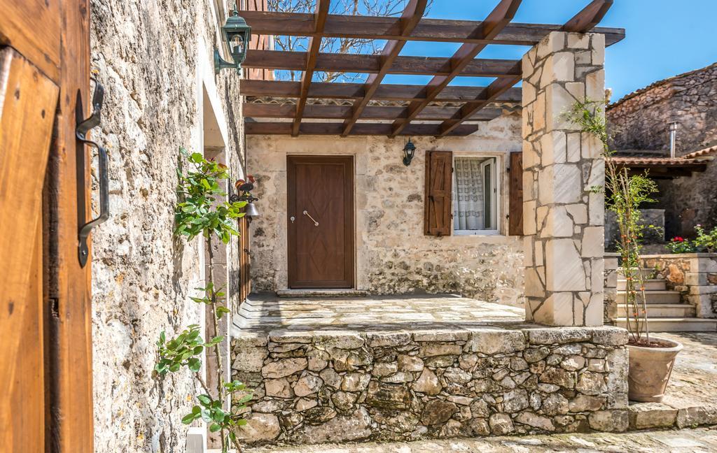 Villa Callisto- Elegant Restored Villa With Pool Yírion Exteriör bild
